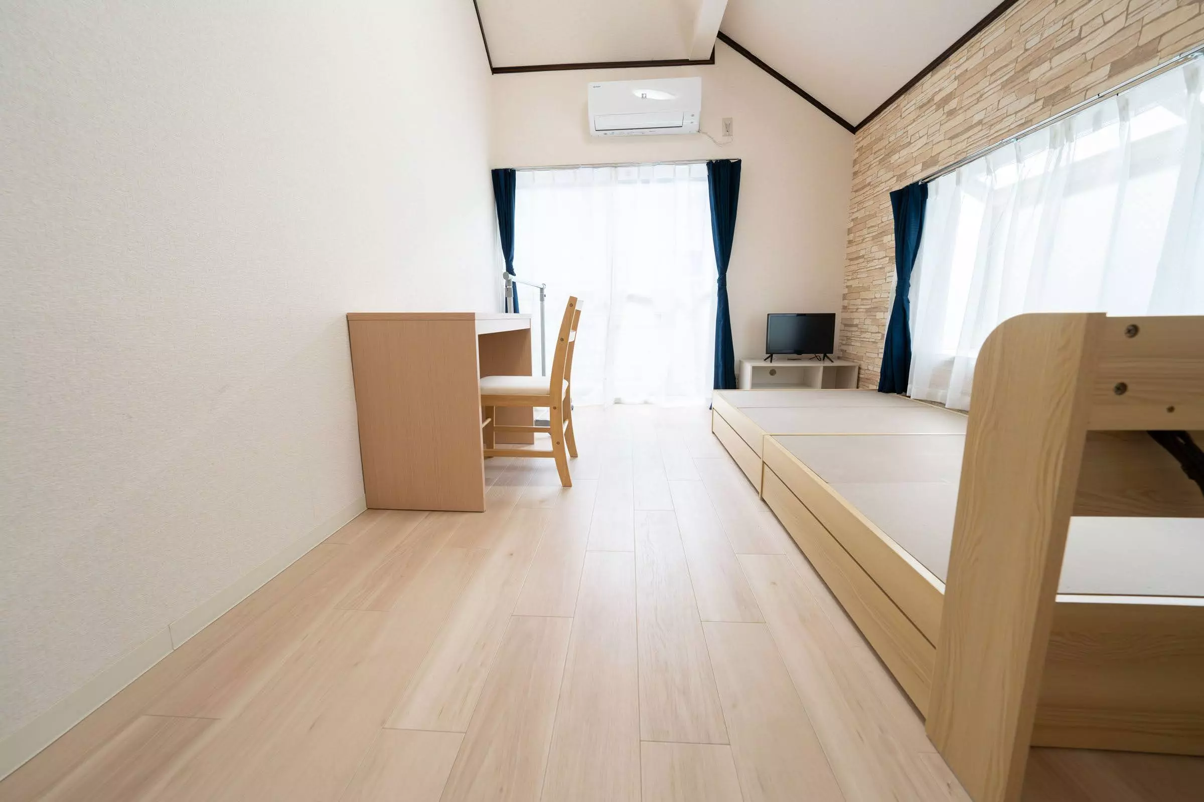 AP234 Neo Plaza Shiraku B 205 3