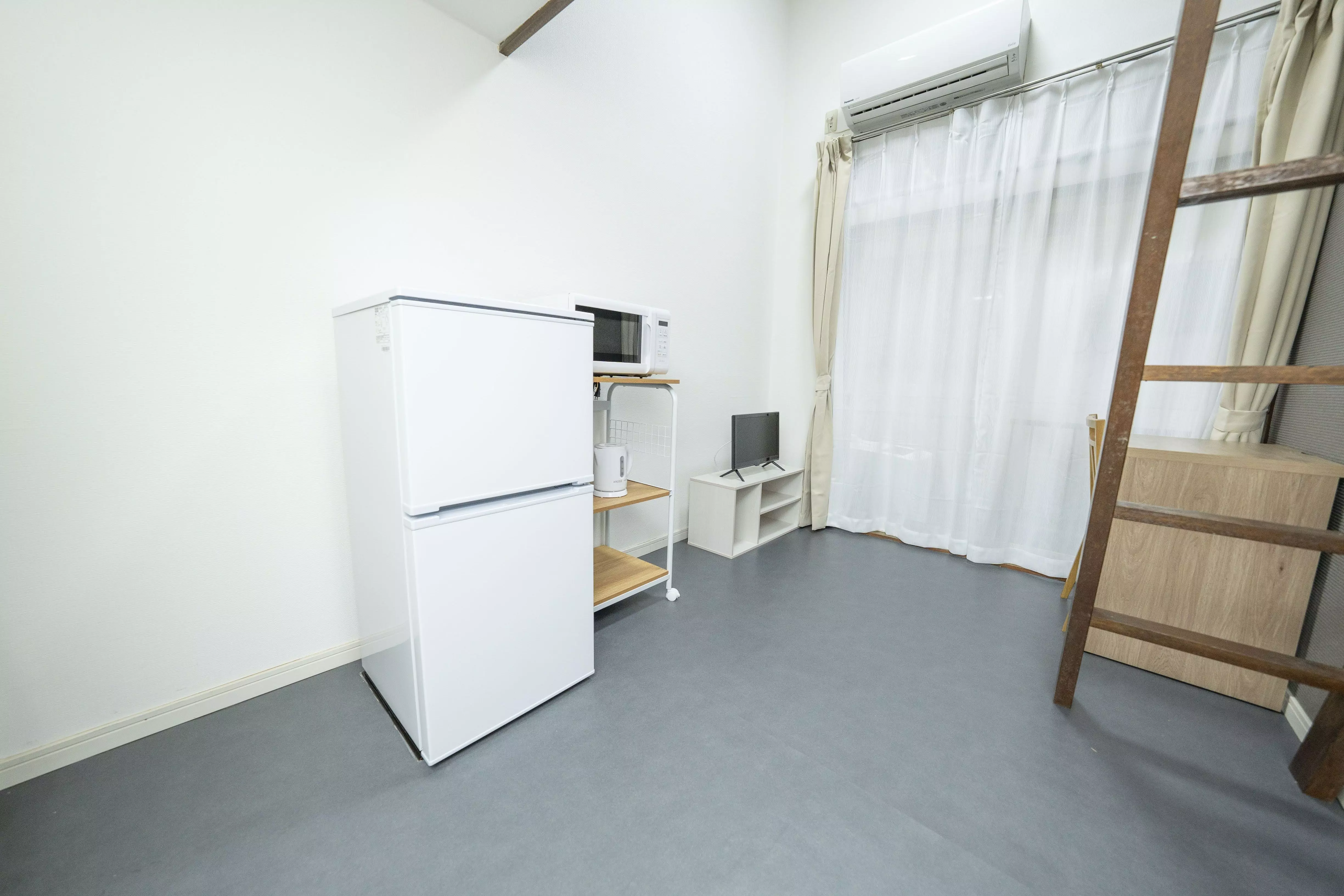 AP449 House Royal 102 4