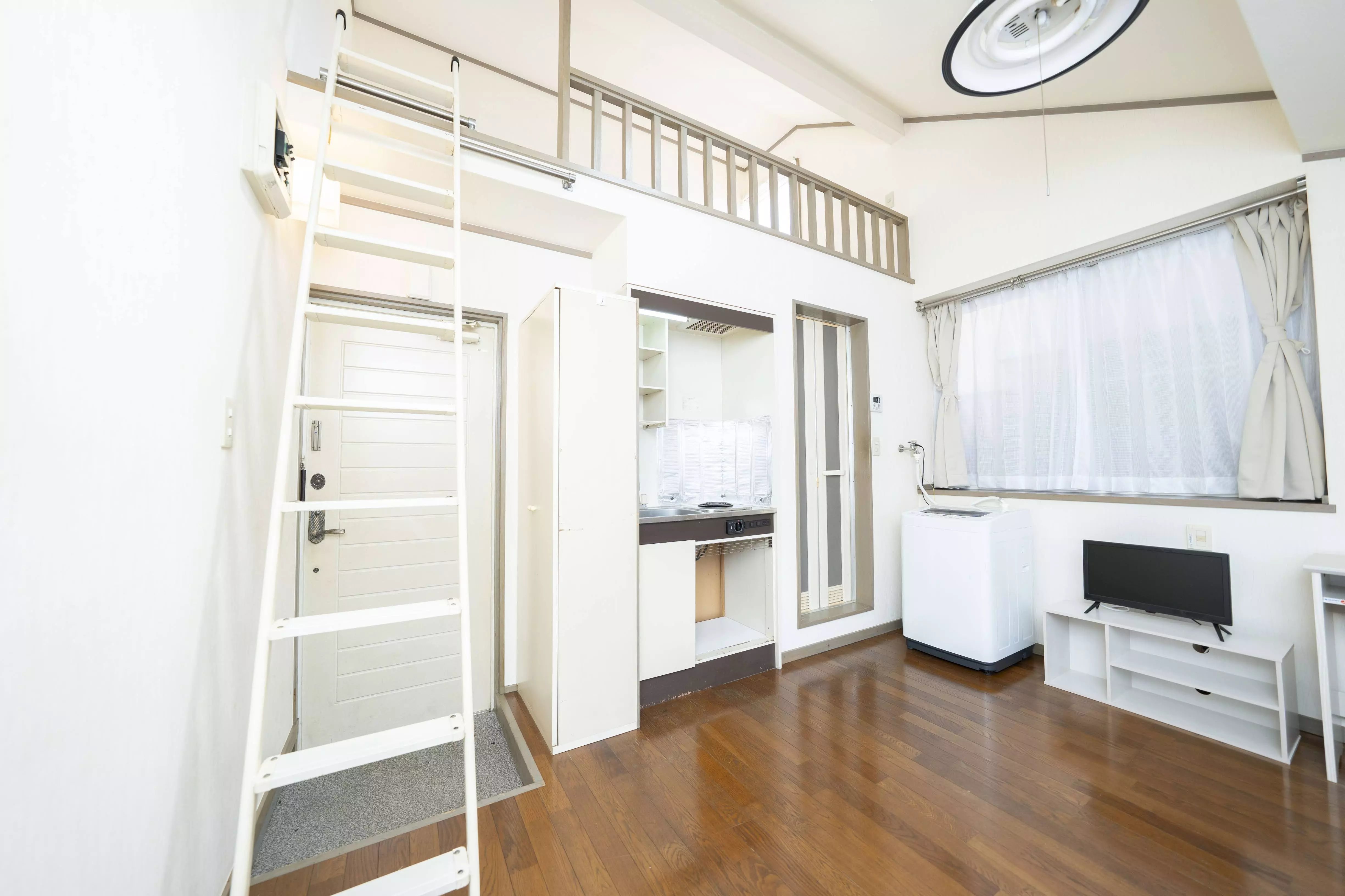 AP481 North Palace 202